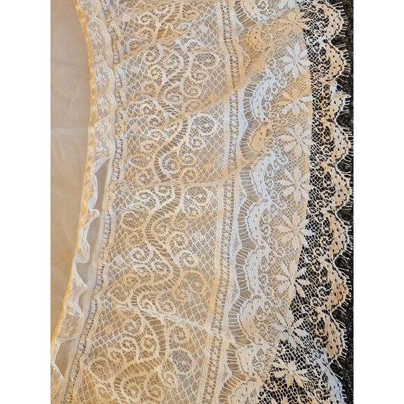 Vintage Ivory Victorian Wedding Gown/ Hat - Picture 13 of 13